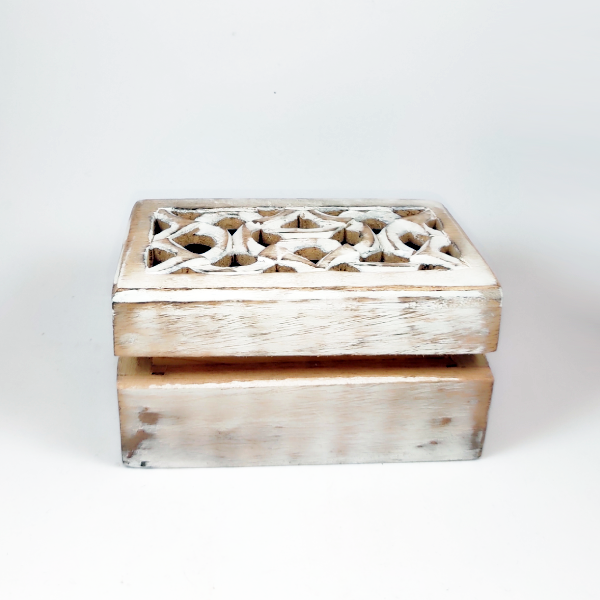 Ξύλινο κουτάκι διάτρητο