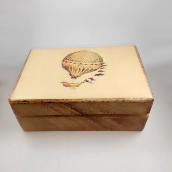 Ξύλινο κουτί με αερόστατο