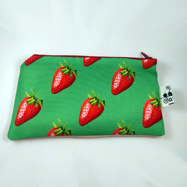 Χειροποίητο πορτοφόλι με φράουλες